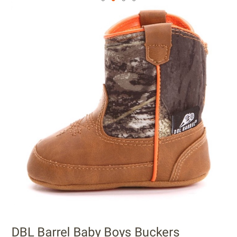 Like new baby camo cowboy boots! Worn once! - Picture 3 of 13